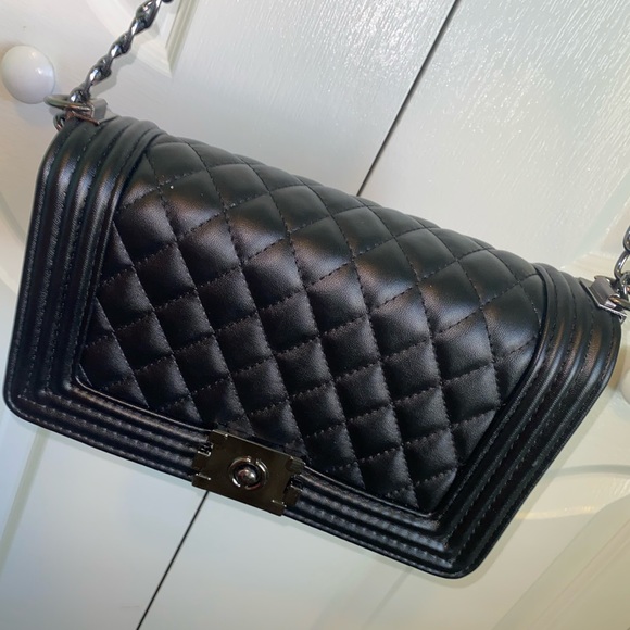 Luxury Diamond Pattern Handbag - Picture 3 of 4